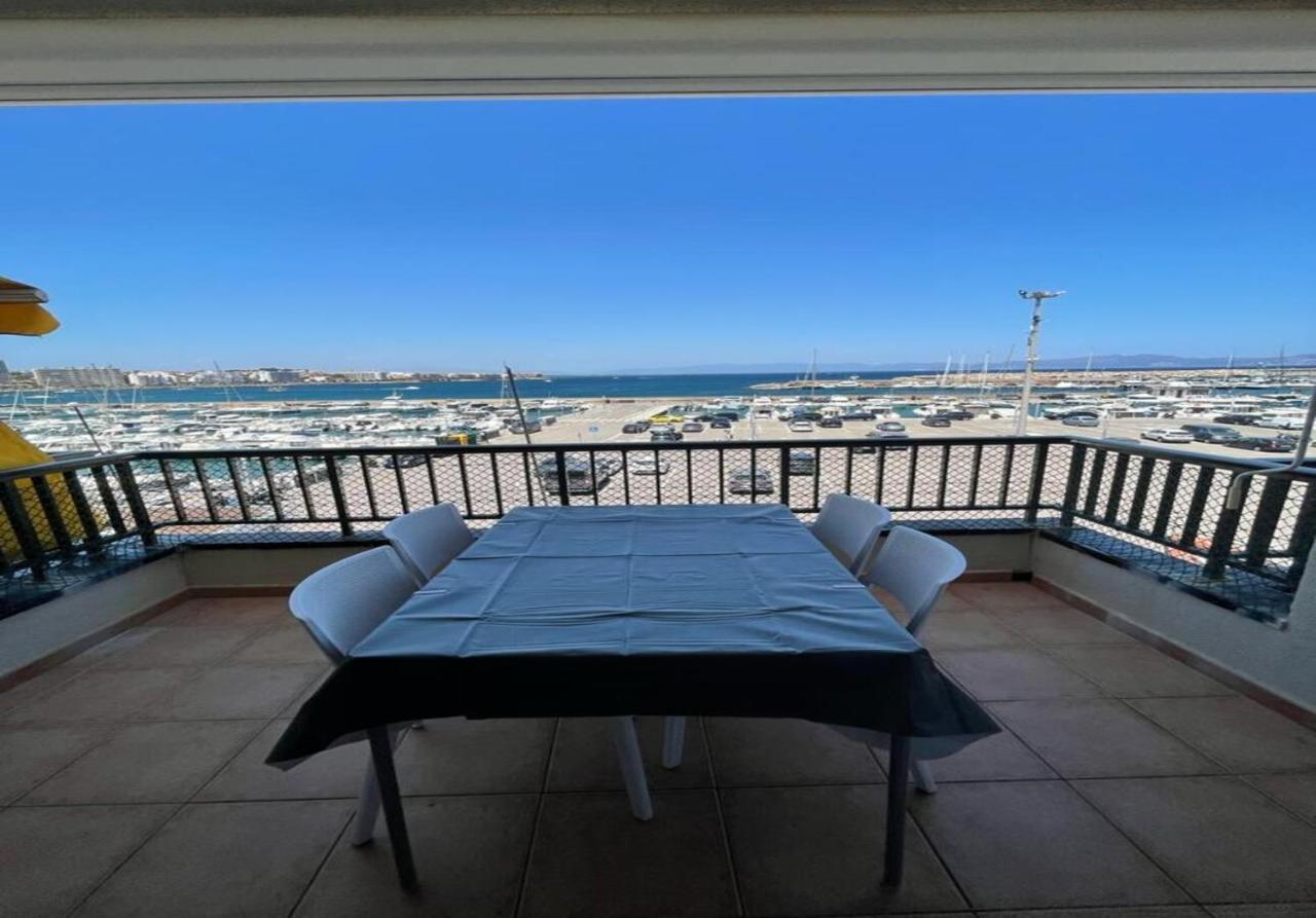 Piso Delante De Mar Apartment L' Escala Bagian luar foto