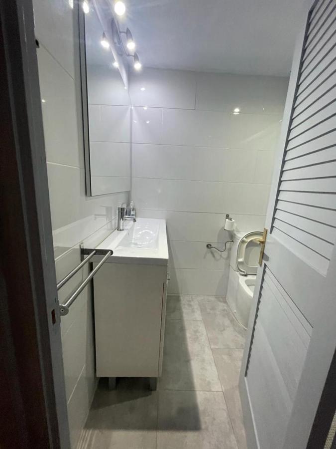 Piso Delante De Mar Apartment L' Escala Bagian luar foto